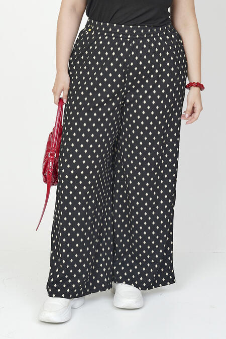 Büyük Moda - BELİ LASTİKLİ DESENLİ RAHAT PANTOLON (1) Büyük Moda - BELİ LASTİKLİ DESENLİ RAHAT PANTOLON (1)