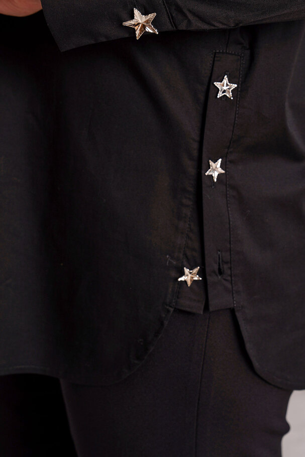 ACCESSORY BUTTON STRETCH POPLIN SHIRT