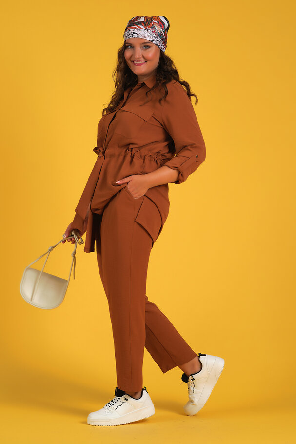 BASIC TROUSERS WITH FLOWING FABRIC
