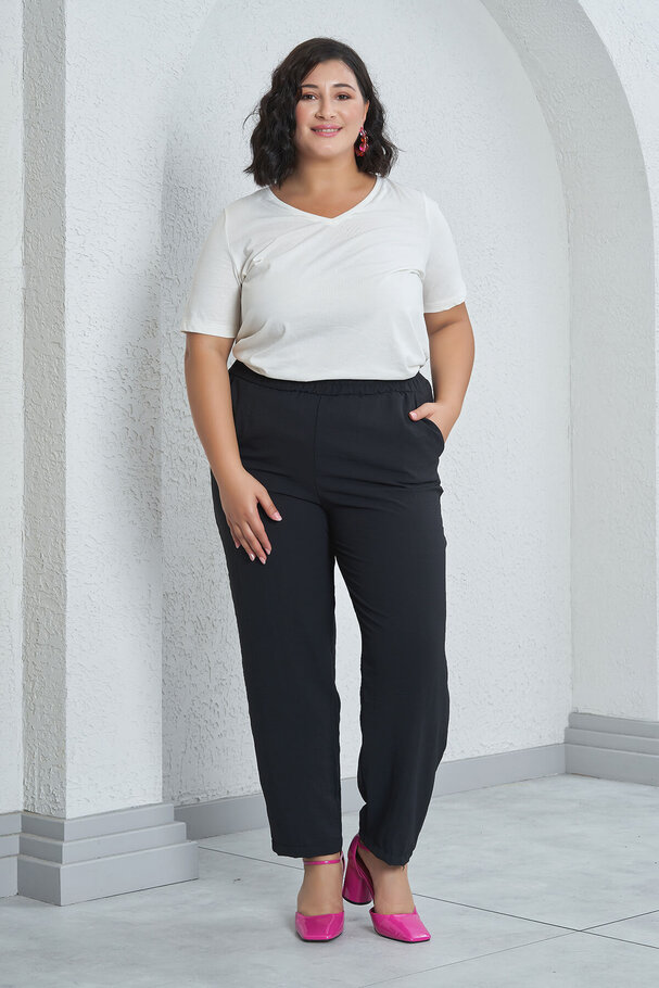BASIC TROUSERS WITH FLOWING FABRIC