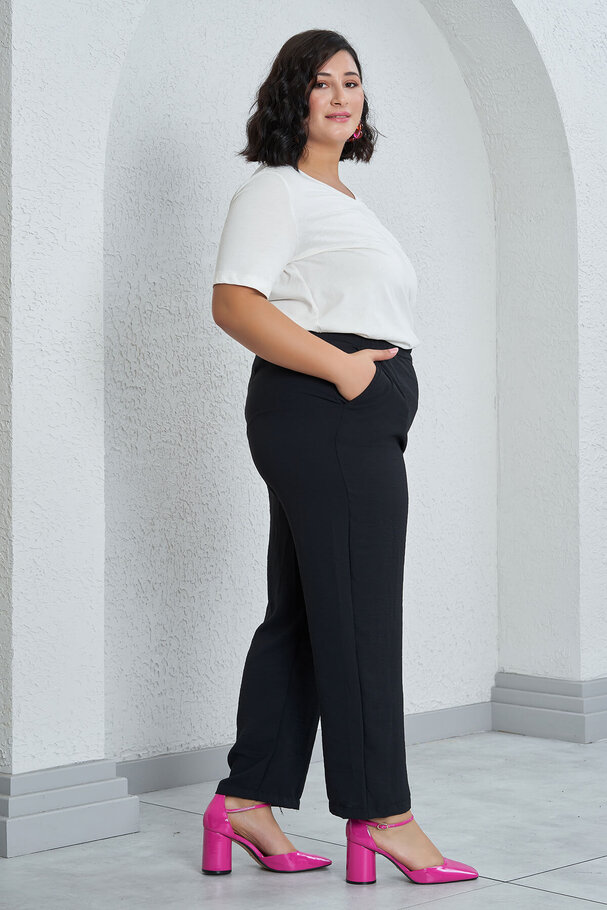 BASIC TROUSERS WITH FLOWING FABRIC