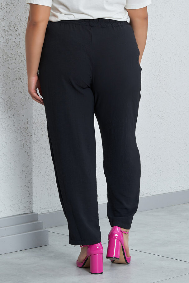 BASIC TROUSERS WITH FLOWING FABRIC