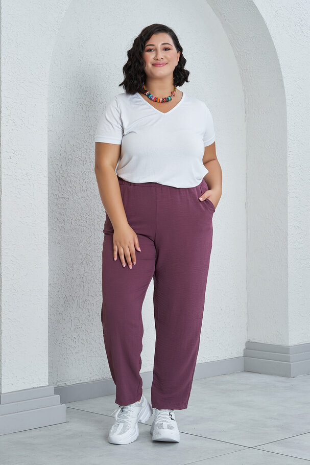 BASIC TROUSERS WITH FLOWING FABRIC