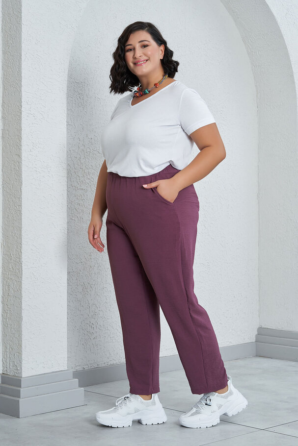 BASIC TROUSERS WITH FLOWING FABRIC