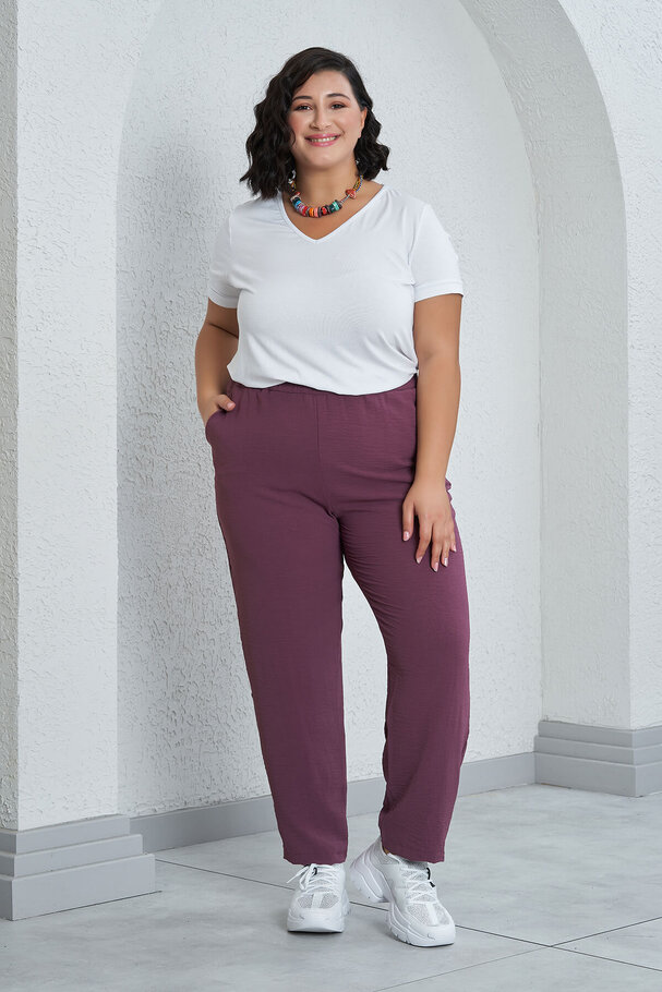 BASIC TROUSERS WITH FLOWING FABRIC