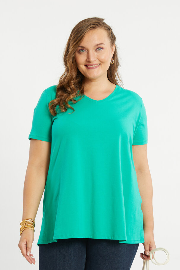 V-NECK BASIC T-SHIRT