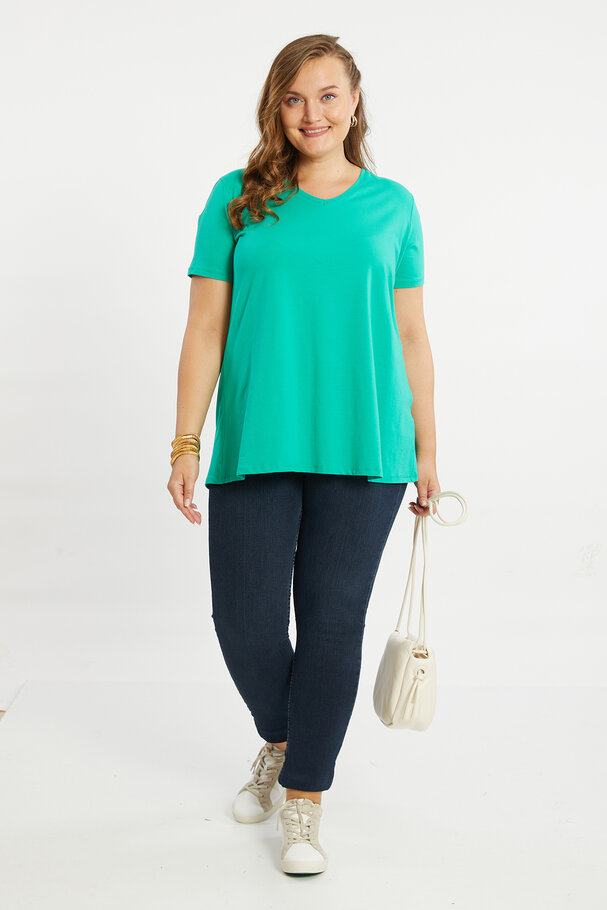 V-NECK BASIC T-SHIRT