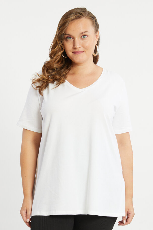 V-NECK BASIC T-SHIRT