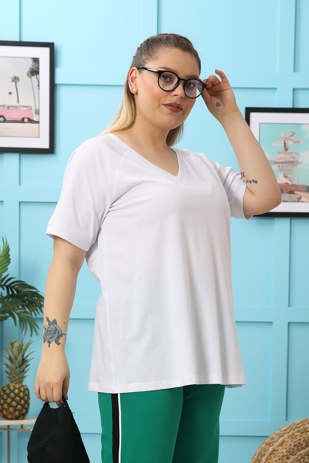 V-NECK BASIC T-SHIRT