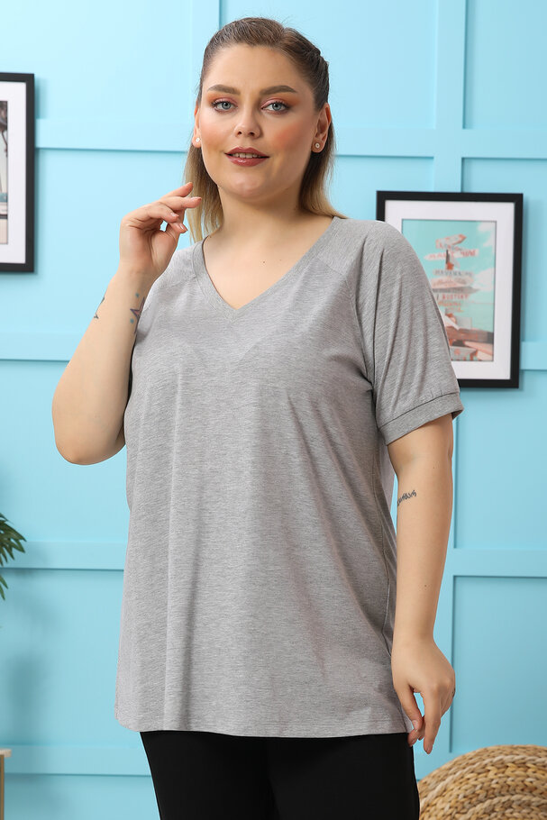 V-NECK BASIC T-SHIRT