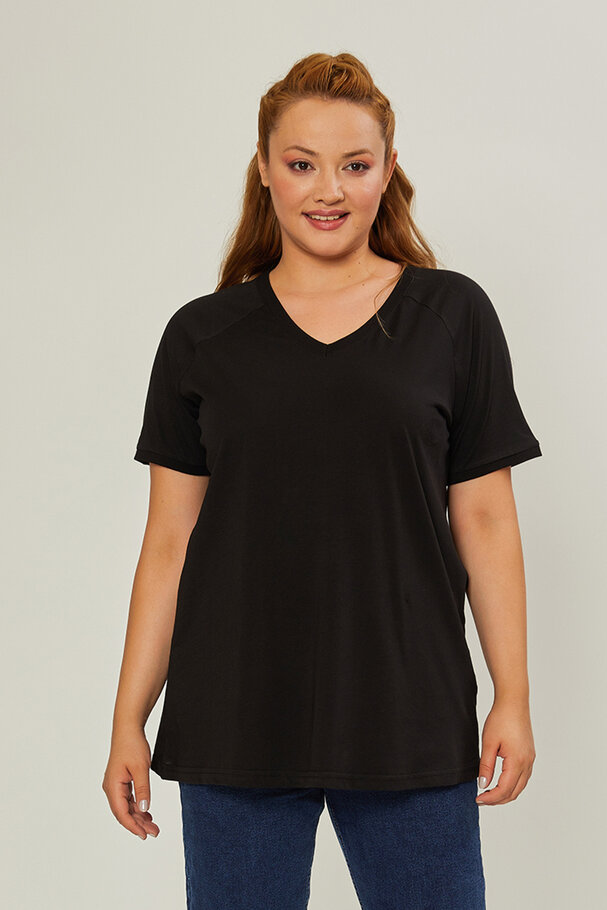V-NECK BASIC T-SHIRT