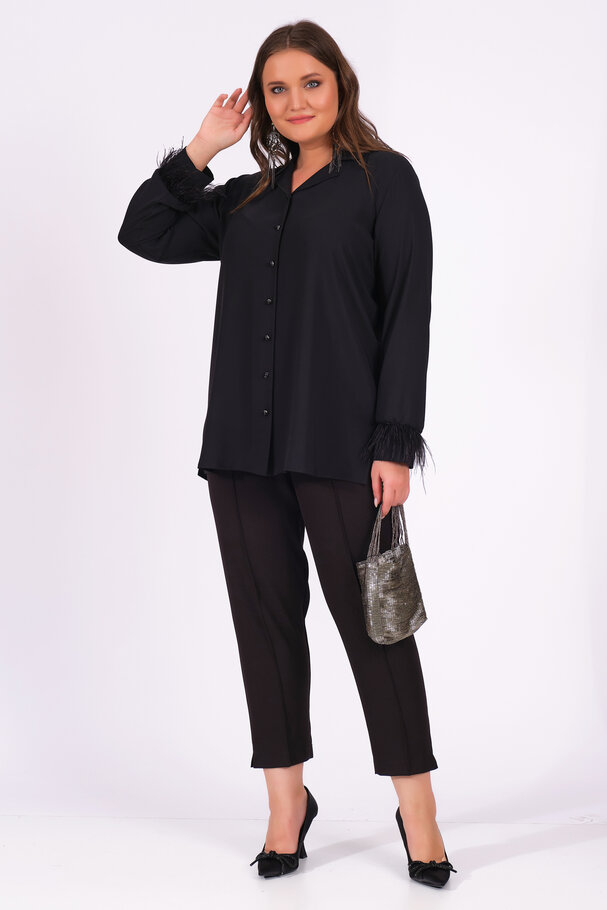 BLOUSE WITH FEATHERS