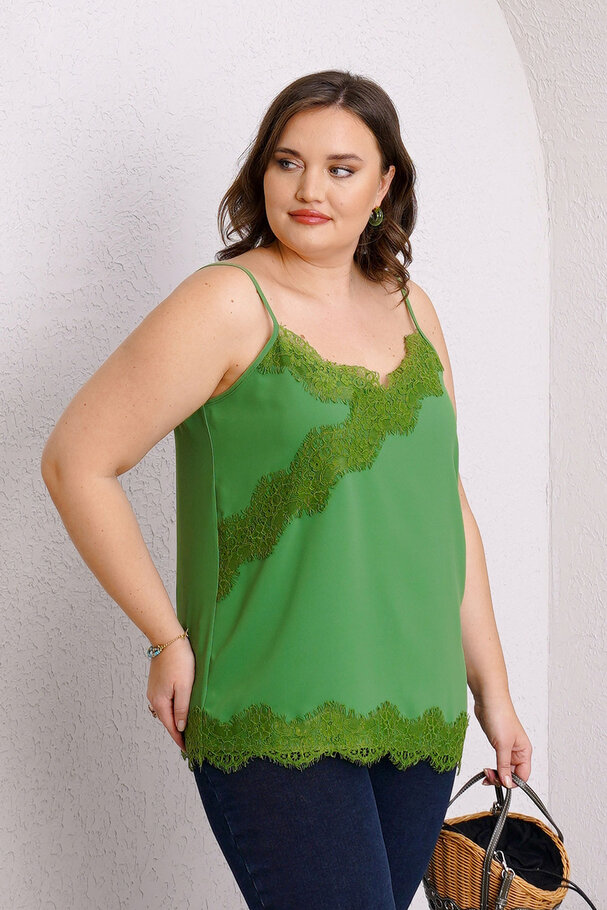 ASİMETRİK KESİM DANTEL DETAYLI ASKILI BLUZ