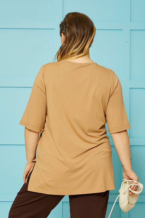 V-YAKA DÖKÜMLÜ BASIC TİŞÖRT