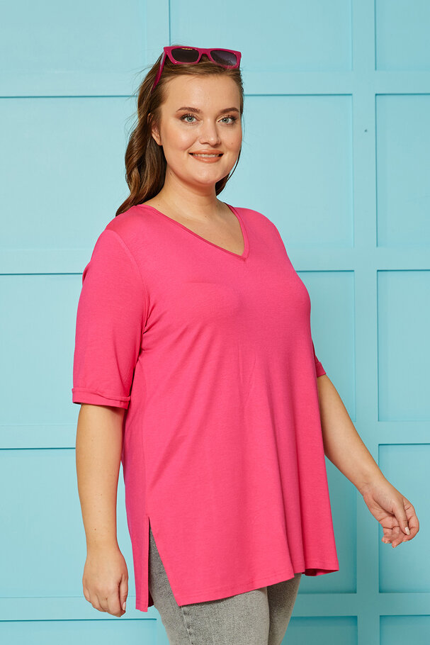 V-YAKA DÖKÜMLÜ BASIC TİŞÖRT