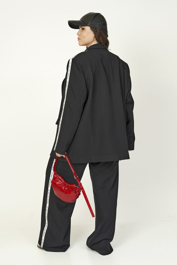 YANI ŞERİT DETAYLI BLAZER CEKET