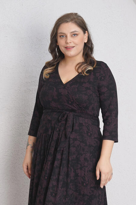 Büyük Moda - ÇİÇEK DESENLİ KRUVAZE YAKA MİDİ BOY WRAP ELBİSE (1) Büyük Moda - ÇİÇEK DESENLİ KRUVAZE YAKA MİDİ BOY WRAP ELBİSE (1)