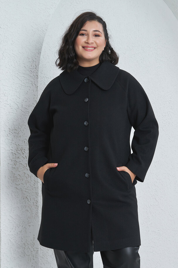 COAT WITH PETER PAN COLLAR