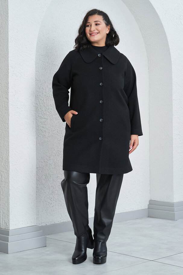 COAT WITH PETER PAN COLLAR