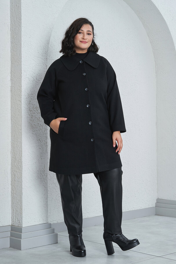 COAT WITH PETER PAN COLLAR