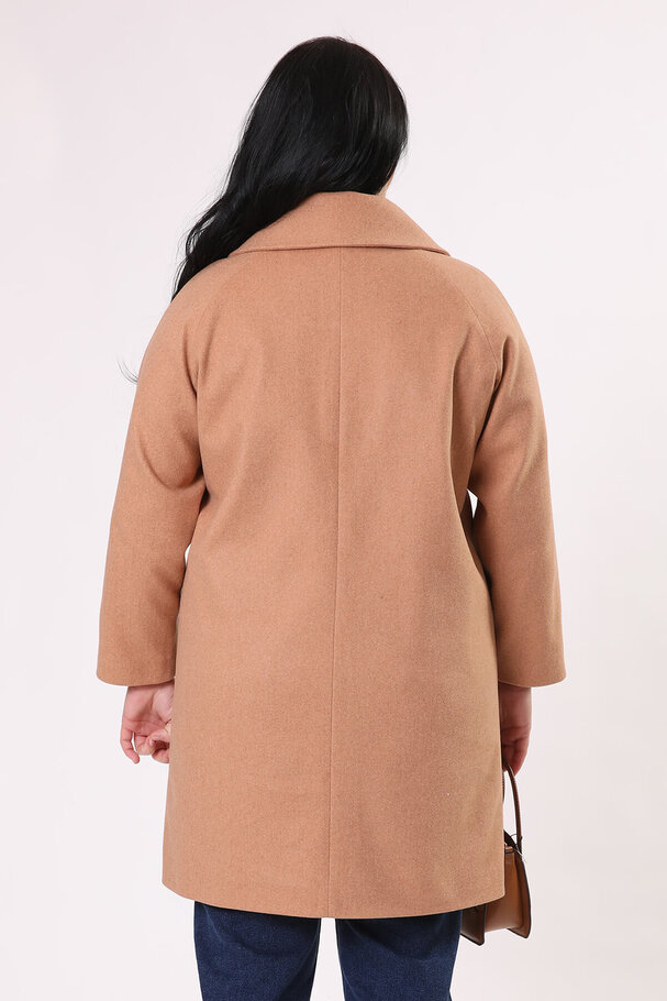 COAT WITH PETER PAN COLLAR