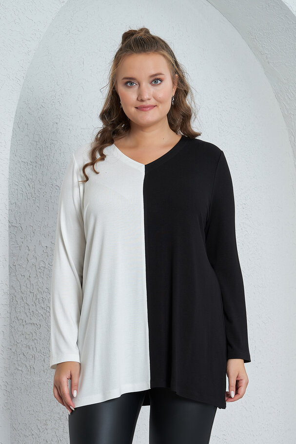 CONTRAST KNIT V-NECK SWEATER