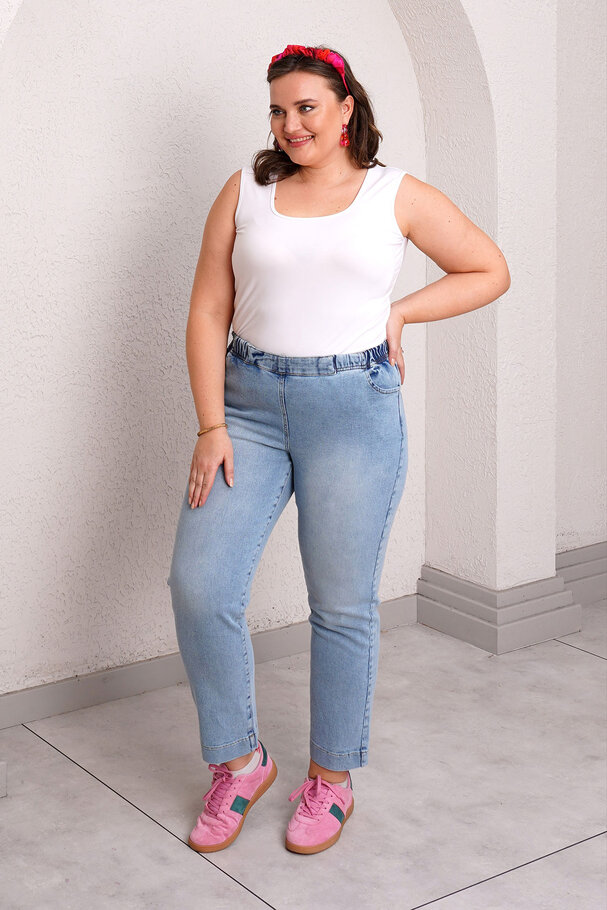 ELASTIC WAIST MOM JEAN