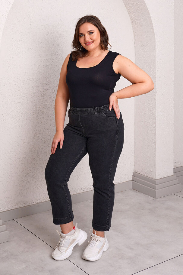 ELASTIC WAIST MOM JEAN