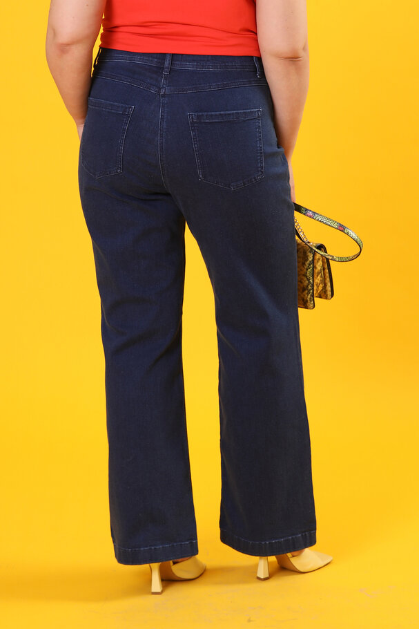 EXTRA RELAXED FIT JEANS