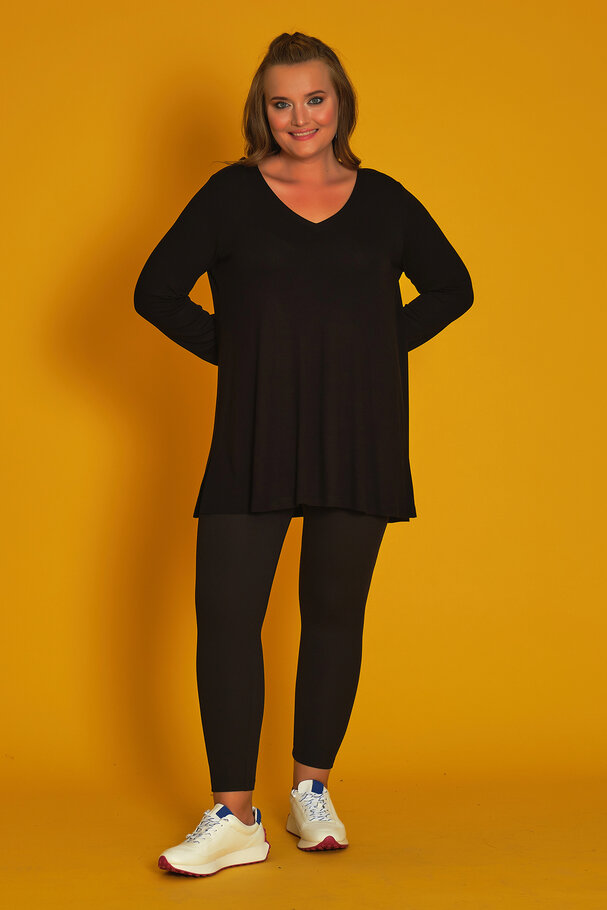 FINE KNIT V-NECK SWEATER