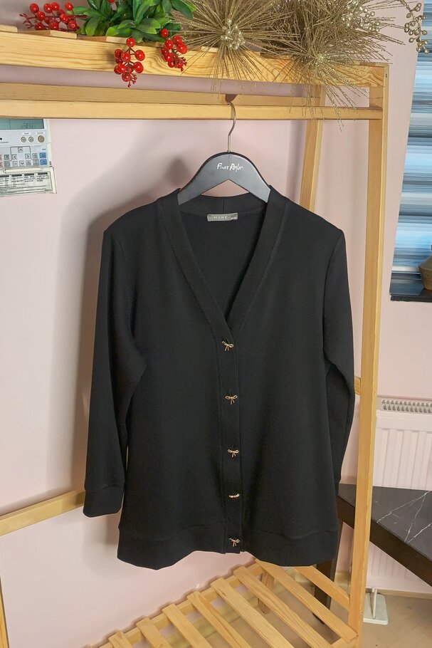 FİYONK AKSESUARLI TRİKO HIRKA