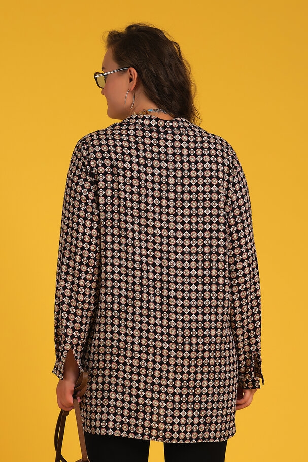 GEOMETRIC PRINT SHIRT