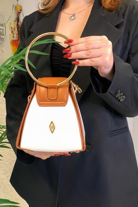 54813 - HALKA DETAYLI EL VE OMUZ ÇANTASI