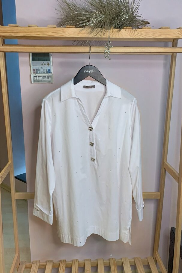 HEART BUTTON STRETCH POPLIN BLOUSE