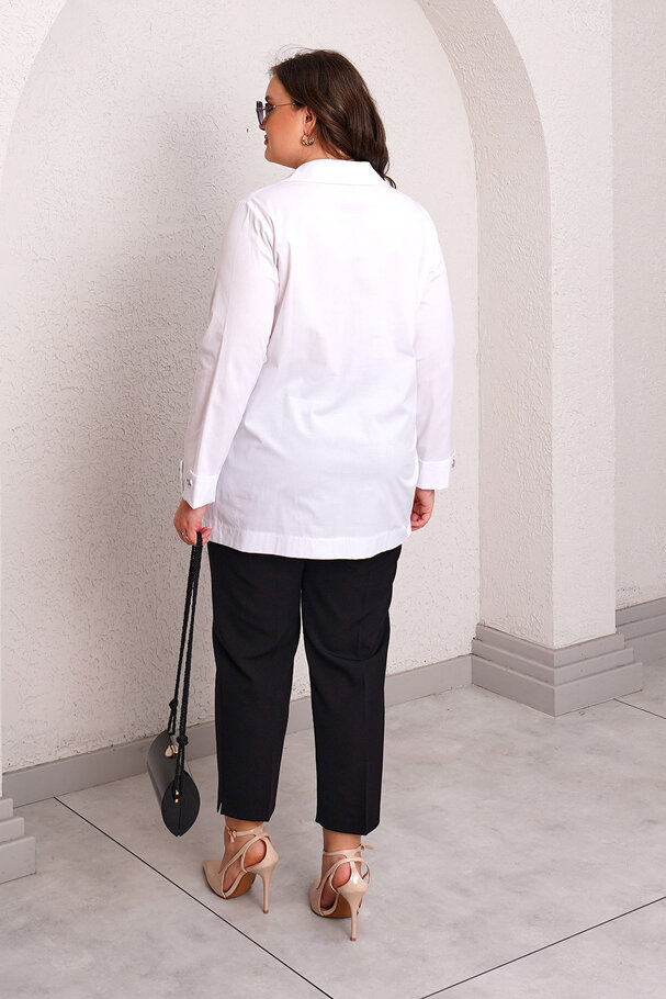 HEART BUTTON STRETCH POPLIN BLOUSE