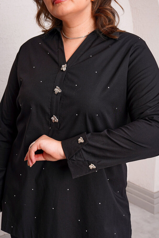 HEART BUTTON STRETCH POPLIN BLOUSE