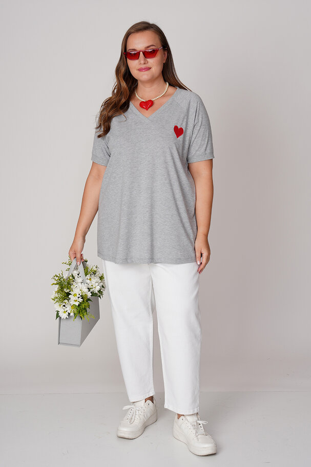 HEART EMBROIDERED T-SHIRT
