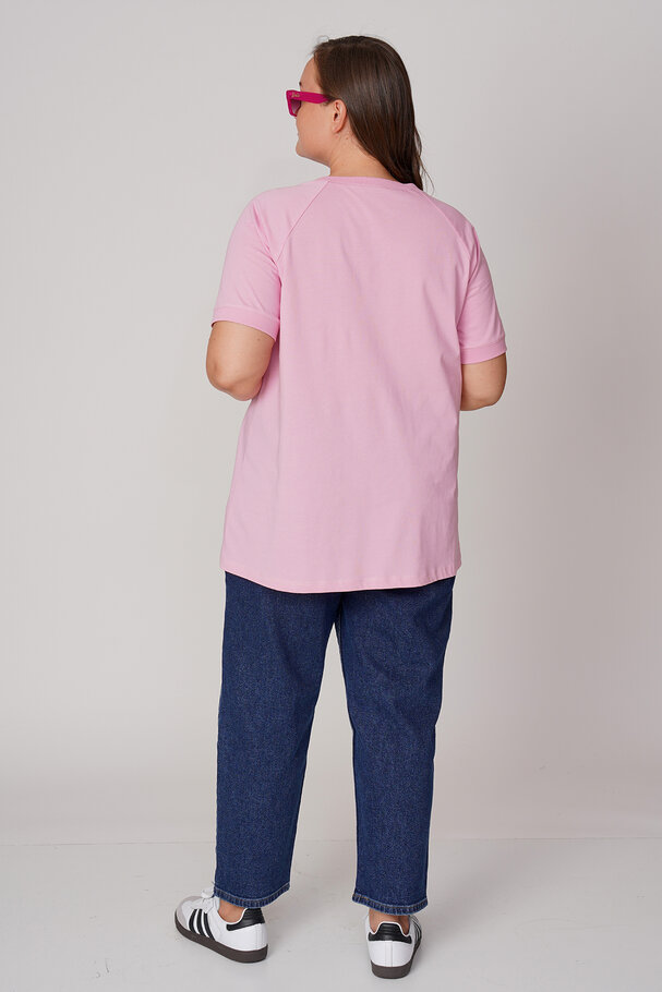 HEART EMBROIDERED T-SHIRT