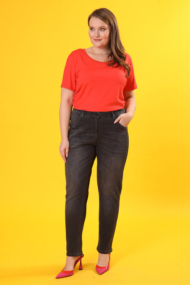 HIGH-RISE STRAIGHT JEAN