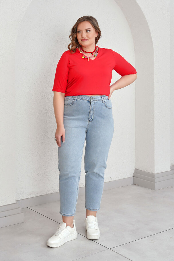 HIGH-WAIST MOM JEANS