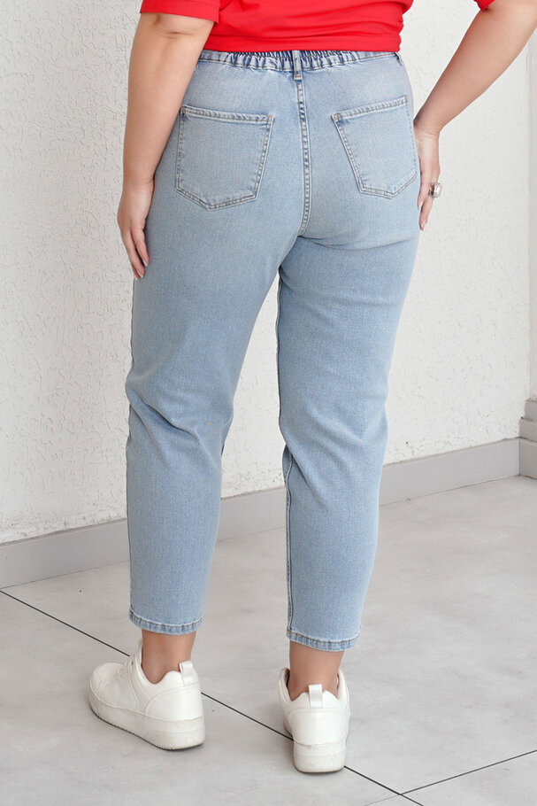 HIGH-WAIST MOM JEANS