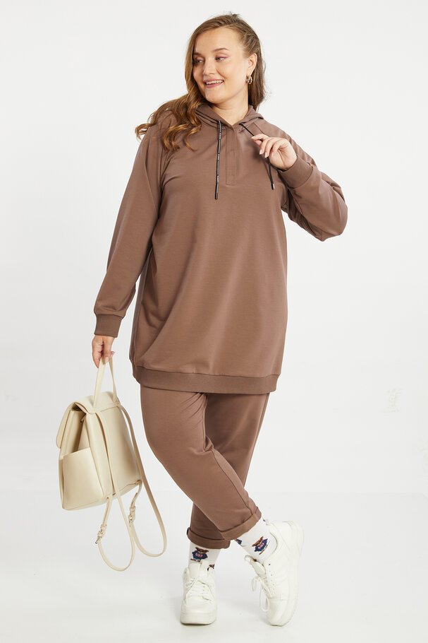 HOODED TOP AND BOTTOM JOGGING SET