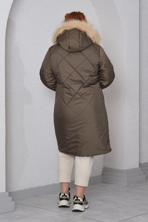 HOODED QUILTED COAT WITH FUR