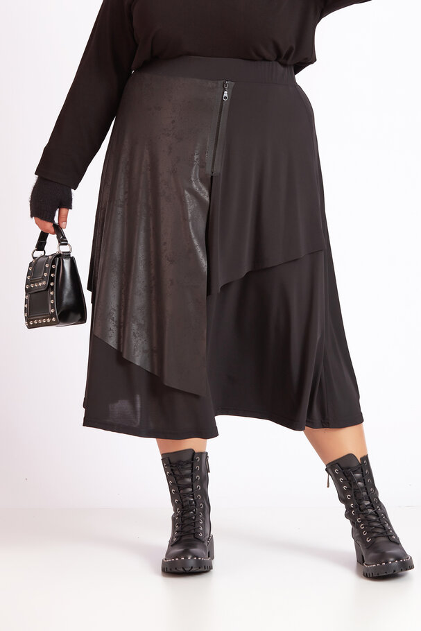 JERSEY SKIRT WITH LEATHER DETAIL