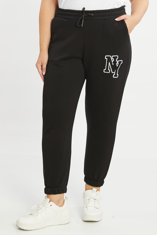 JOGGING TROUSERS WITH PATCH