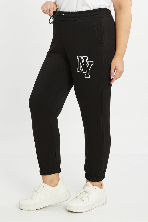 JOGGING TROUSERS WITH PATCH