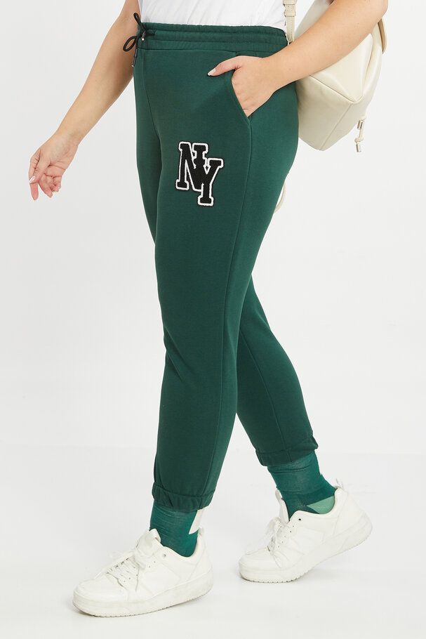 JOGGING TROUSERS WITH PATCH