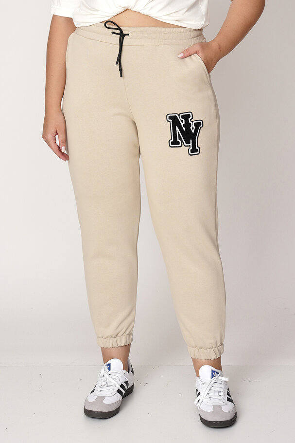 JOGGING TROUSERS WITH PATCH