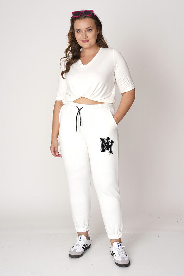 JOGGING TROUSERS WITH PATCH