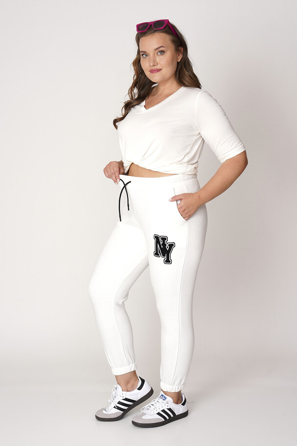JOGGING TROUSERS WITH PATCH